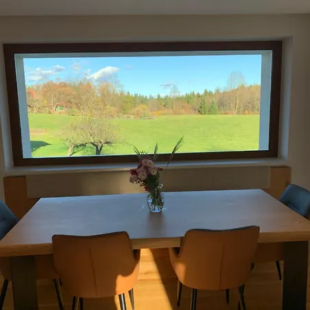 Hisa Nad Izvirom Reke Krke