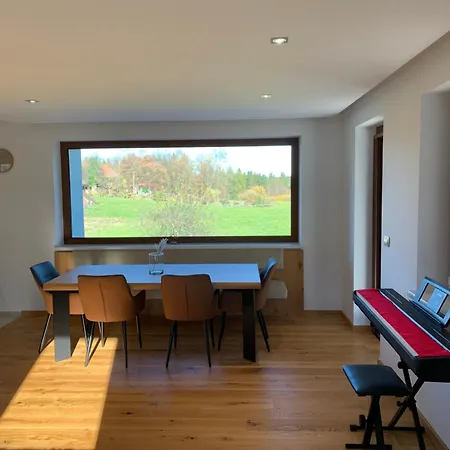 Hisa Nad Izvirom Reke Krke *