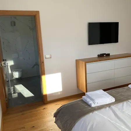 Hisa Nad Izvirom Reke Krke * Znojile pri Krki