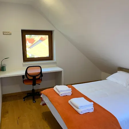 Hisa Nad Izvirom Reke Krke Casa de Férias Znojile pri Krki