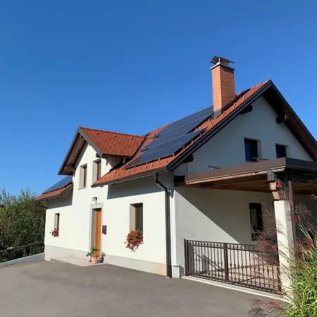 Hisa Nad Izvirom Reke Krke *