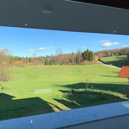 Hisa Nad Izvirom Reke Krke *