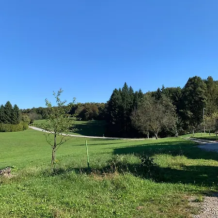 Casa de Férias Hisa Nad Izvirom Reke Krke *