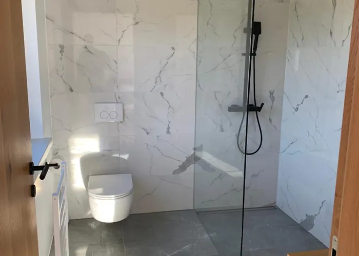 Hisa Nad Izvirom Reke Krke * Znojile pri Krki