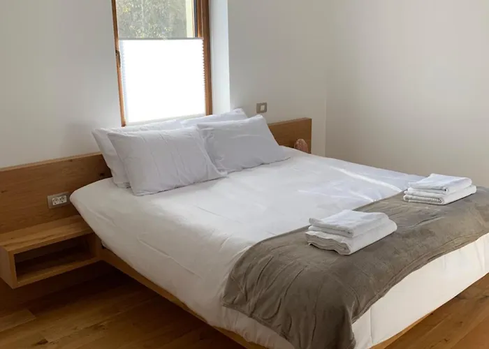 Hisa Nad Izvirom Reke Krke