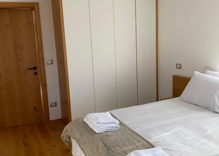 Hisa Nad Izvirom Reke Krke Znojile pri Krki