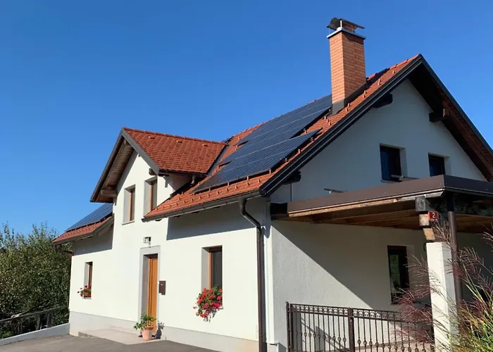 Hisa Nad Izvirom Reke Krke *