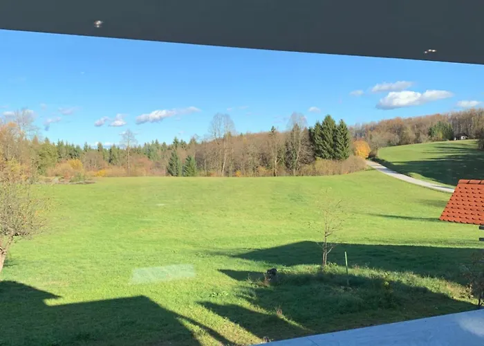 Hisa Nad Izvirom Reke Krke *