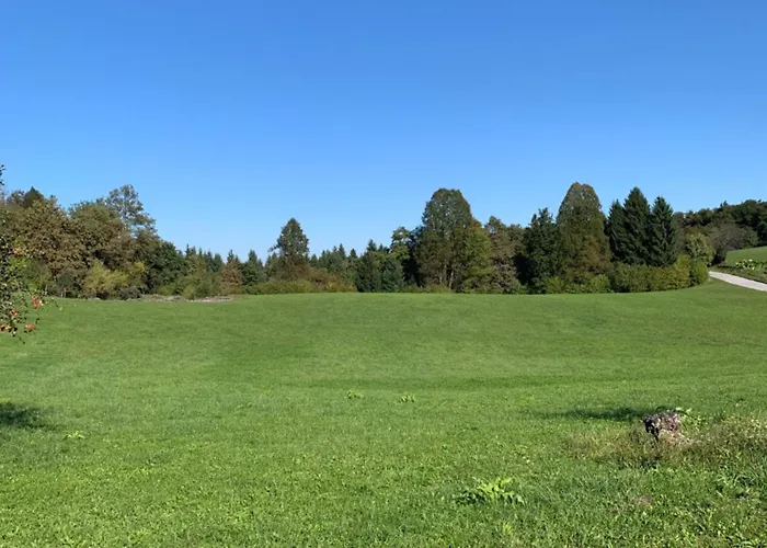 Hisa Nad Izvirom Reke Krke Znojile pri Krki